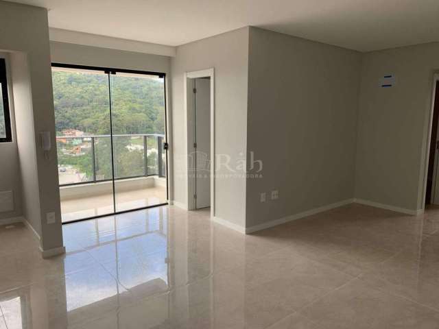 Apartamento 2 Suítes no Edifício Lago Moraine no Fazenda em Itajaí