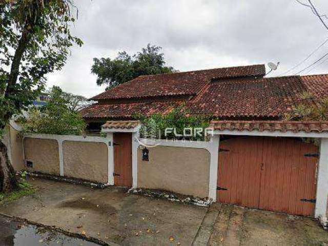 Casa com 3 dormitórios à venda, 177 m² por R$ 850.000,00 - Piratininga - Niterói/RJ