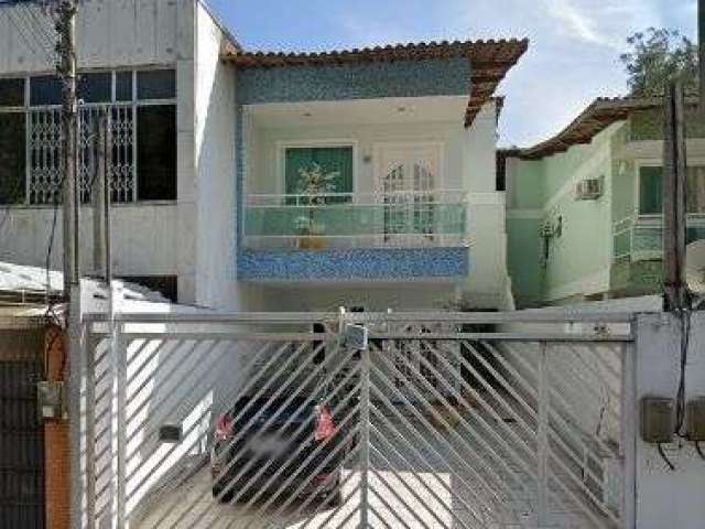 Excelente casa em Charitas!