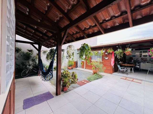 Casa com 5 dormitórios à venda, 180 m² por R$ 990.000,00 - Centro - Navegantes/SC