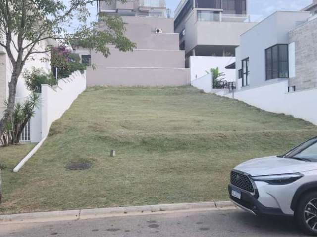 Terreno em Condomínio para Venda em Santana de Parnaíba, Alphaville