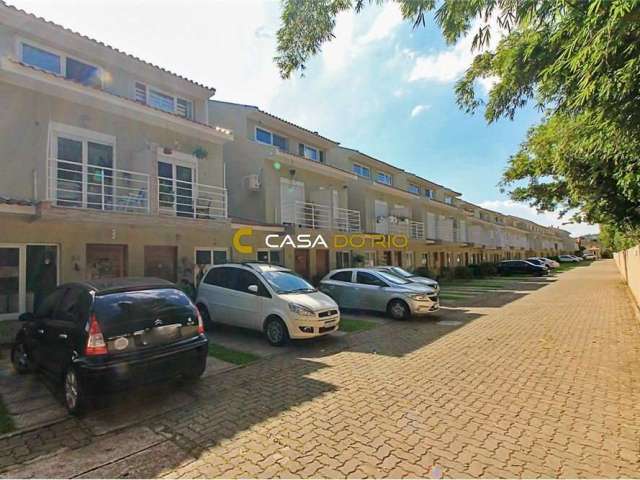 Casa em condomínio fechado com 3 quartos à venda na Rua Júlio Dias de Souza, 175, Hípica, Porto Alegre por R$ 330.000