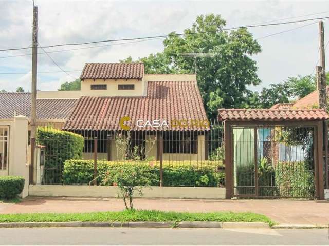 Casa com 2 quartos à venda na Avenida Rodrigues da Fonseca, 1728, Vila Nova, Porto Alegre por R$ 590.000