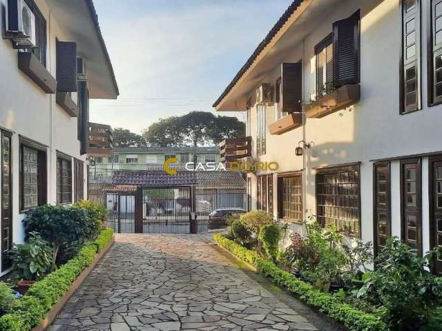 Casa em condomínio fechado com 3 quartos à venda na Mario Totta, 1925, Camaquã, Porto Alegre por R$ 650.000