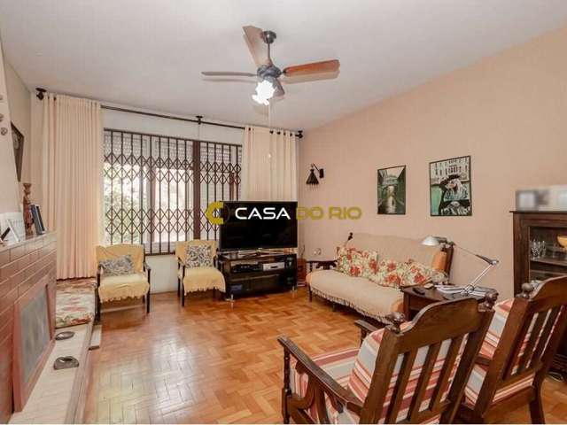 Casa com 5 quartos à venda na Avenida Capivari, 582, Cristal, Porto Alegre por R$ 920.000