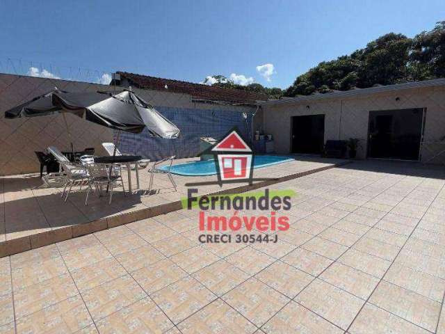 Casa isolada com piscina perto da praia  2 quartos à venda, 104 m² por R$ 590.000  Mirim  Praia Grande SP