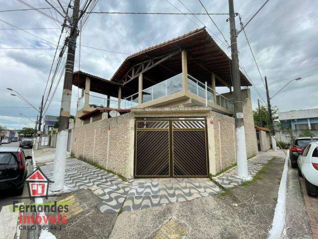 Casa semi isolada de esquina com amplo terraço gourmet 2 dormitórios à venda por R$ 860.000 Boqueirão  Praia Grande SP