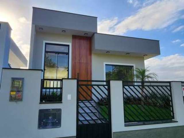 Casa alto padrão sozinha no terreno em São José/SC