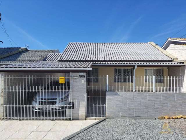 Linda casa sozinha no terreno em Palhoça/SC.