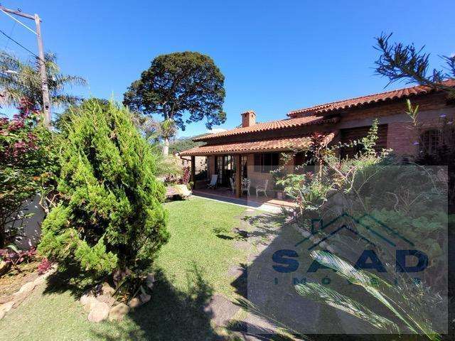 Casa para Venda em Teresópolis, Golfe, 4 dormitórios, 2 suítes, 4 banheiros, 2 vagas