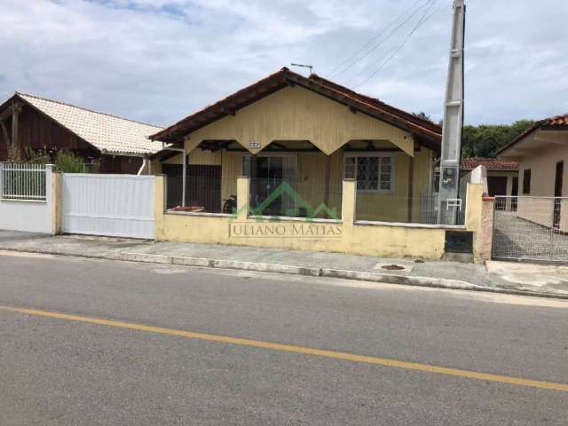 Casa com 3 dormitórios, 190m, à venda em Balneário Barra do Sul - Centro