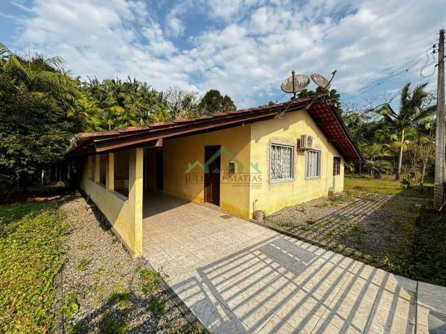 Casa com 4 dormitórios, piscina, à venda em Baln. Barra do Sul- Pinheiros