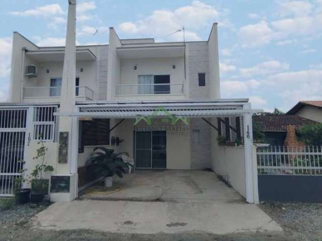 Sobrado com 2 dormitórios, 64m², à venda em Baln. Barra do Sul - Costeira