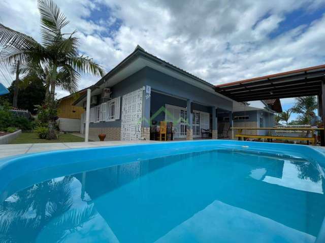 Casa com 4 dormitórios, 134m², à venda em Balneário Barra do Sul- Pinheiros