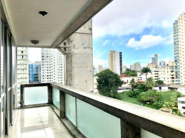 Apartamento 4/4, em prédio super bem localizado