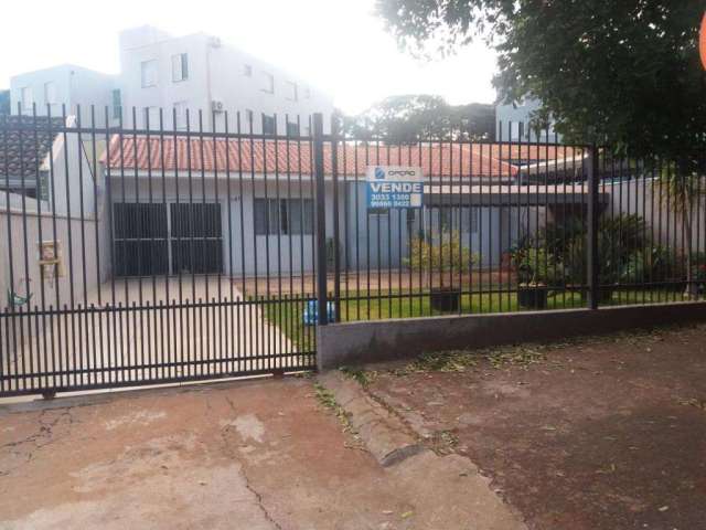 Casa à venda em Maringá, Conjunto Habitacional Lea Leal, com 3 quartos, com 150 m²