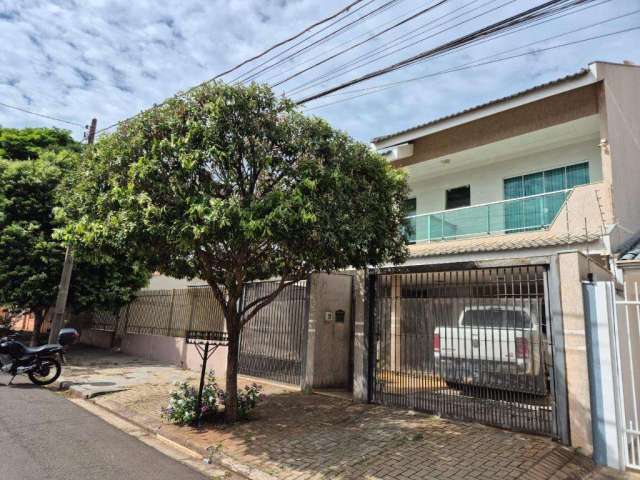 Sobrado à venda em Maringá, Vila Nova, com 3 quartos, com 205.77 m²