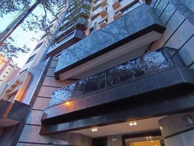 Apartamento à venda em Maringá, Zona 07, com 3 quartos, com 140.84 m², Edificio Maria Regina