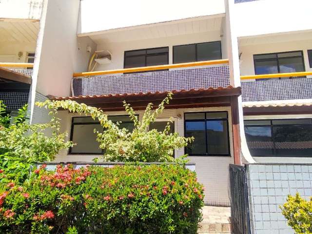 Vende se Village amplo com 4/4 suíte, sendo 1 térreo em Jardim Armação