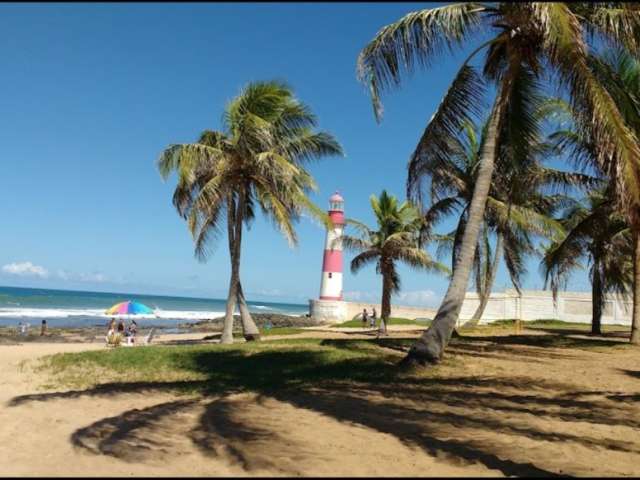 Lindo apartamento tipo Village em condomínio fechado perto da Praia do Farol em Itapuã