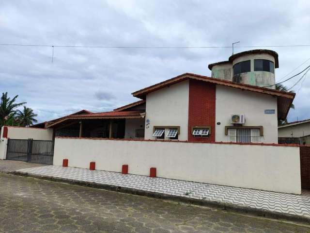 Casa para Venda em Itanhaém, Regina, 3 dormitórios, 1 suíte, 1 banheiro, 4 vagas