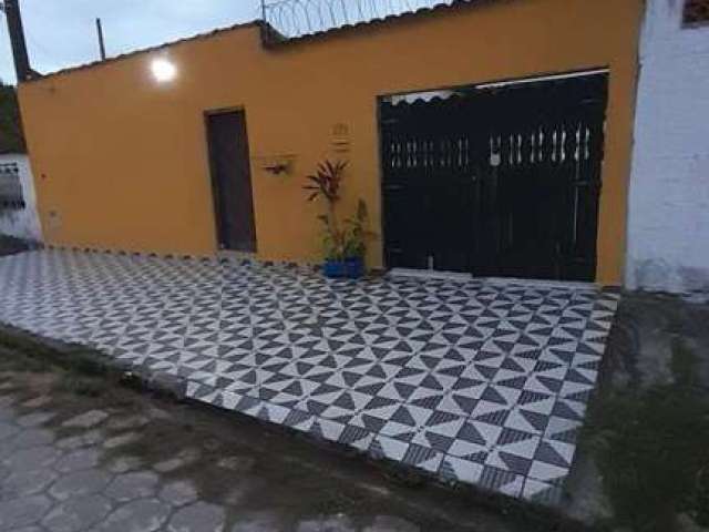 Casa para Venda em Mongaguá, Jardim Santana, 2 dormitórios, 2 suítes, 1 banheiro, 4 vagas