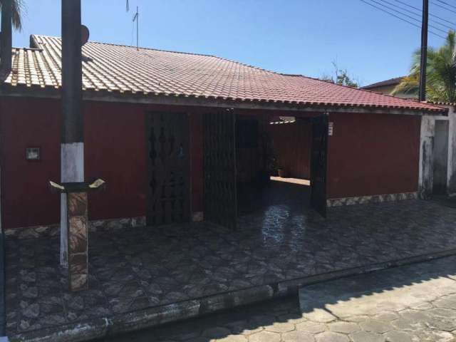 Casa para Venda em Itanhaém, Jamaica, 3 dormitórios, 1 suíte, 1 banheiro, 3 vagas