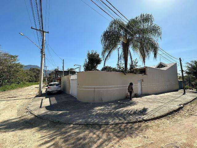 Casa para Venda em Peruíbe, Novo Horizonte, 2 dormitórios, 2 suítes, 1 banheiro, 3 vagas