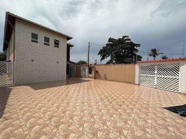 Casa para Venda em Itanhaém, Jardim Santa Terezinha, 2 dormitórios, 1 suíte, 1 banheiro, 2 vagas