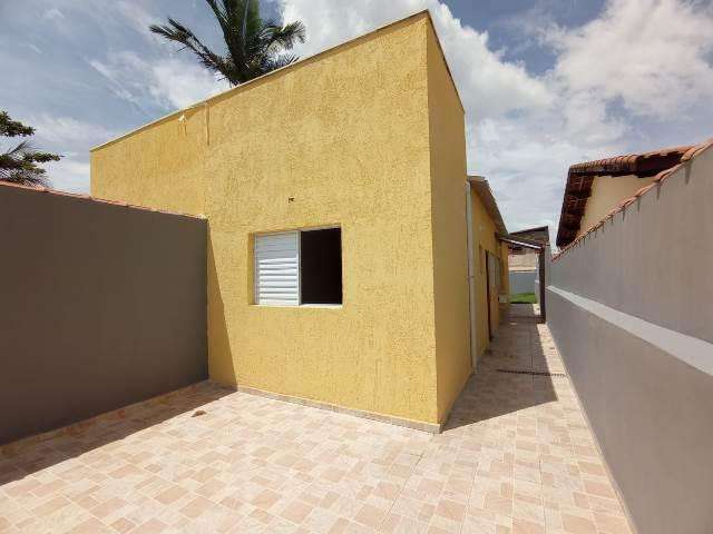 Casa para Venda em Itanhaém, Bopiranga, 2 dormitórios, 1 suíte, 1 banheiro, 2 vagas