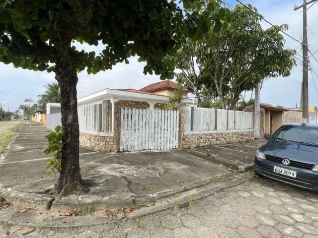 Casa para Venda em Itanhaém, Grandesp, 3 dormitórios, 1 suíte, 1 banheiro, 4 vagas