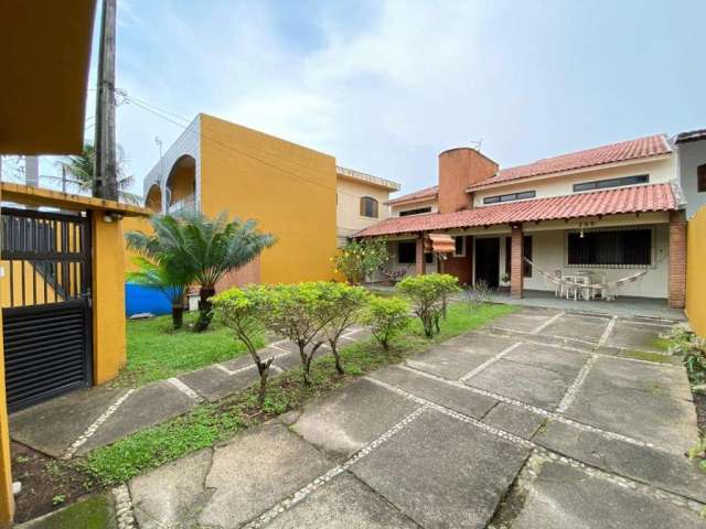 Casa para Venda em Praia Grande, Mirim, 4 dormitórios, 2 suítes, 1 banheiro, 4 vagas