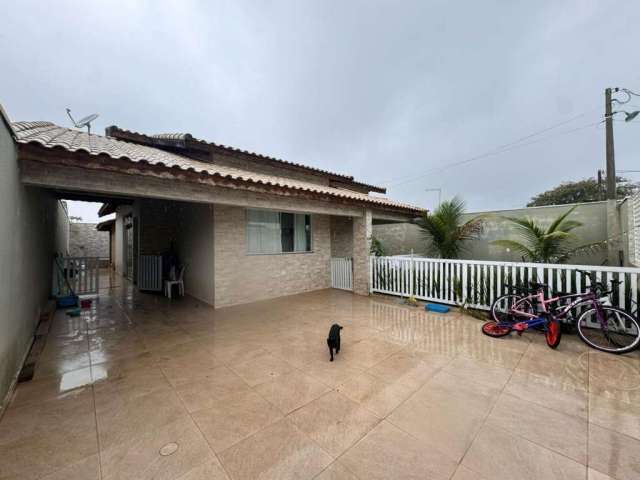 Casa para Venda em Itanhaém, Luizamar Mirim, 3 dormitórios, 1 suíte, 2 banheiros, 3 vagas