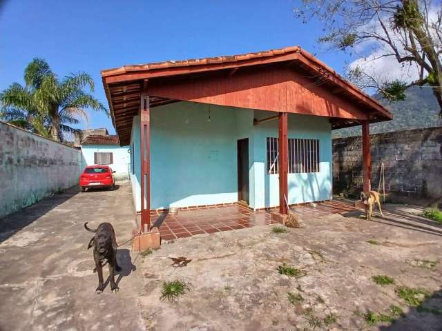 Casa para Venda em Peruíbe, Jardim Veneza, 2 dormitórios, 1 banheiro, 4 vagas