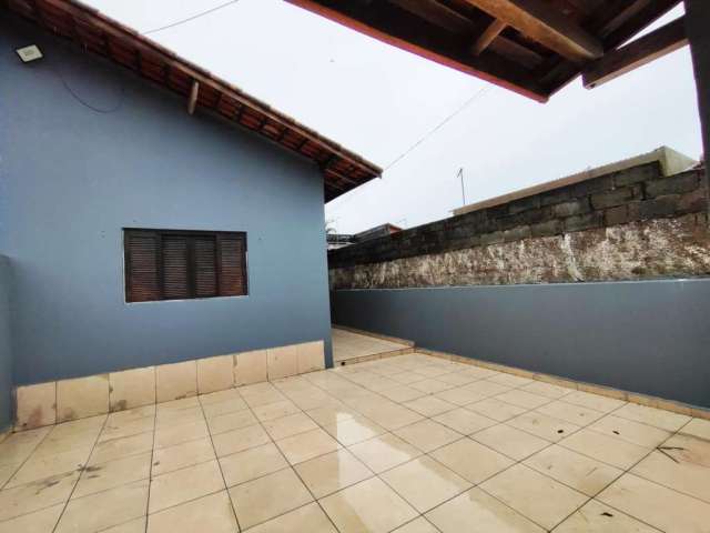 Casa para Venda em Itanhaém, Regina, 1 dormitório, 1 banheiro, 2 vagas