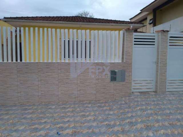 Casa para Venda em Itanhaém, Tupy, 3 dormitórios, 1 suíte, 1 banheiro, 2 vagas