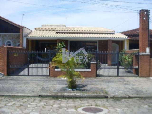 Casa para Venda em Peruíbe, Balneário Oásis, 3 dormitórios, 1 suíte, 1 banheiro, 3 vagas