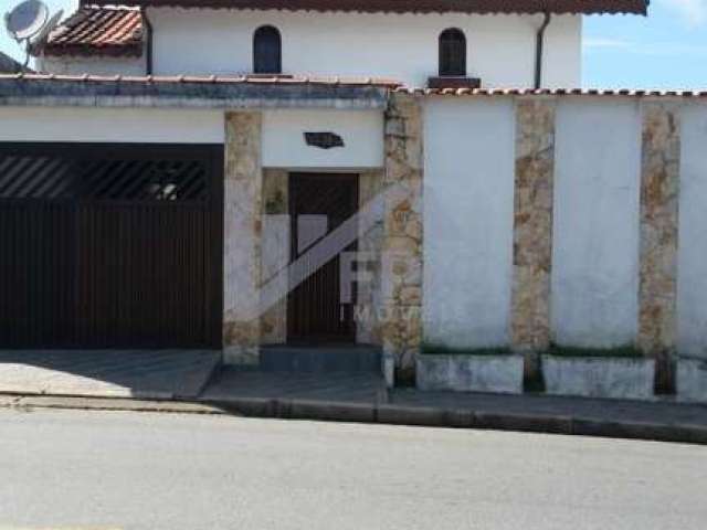 Casa para Venda em Itanhaém, Centro, 5 dormitórios, 1 suíte, 4 banheiros, 3 vagas