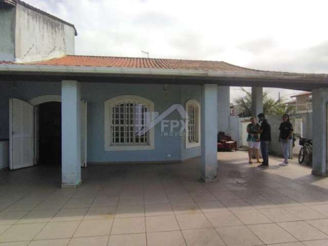 Casa para Venda em Itanhaém, Jardim Marilú, 4 dormitórios, 1 suíte, 2 banheiros, 4 vagas