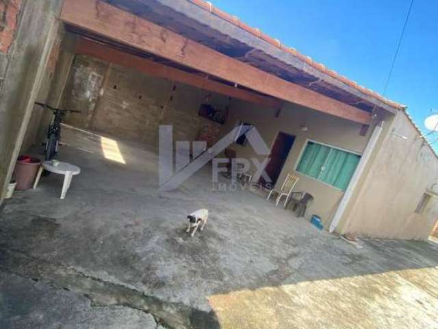 Casa para Venda em Peruíbe, Jardim Caraguava, 3 dormitórios, 2 banheiros, 3 vagas