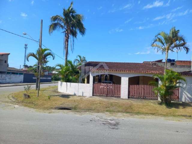 Casa para Venda em Itanhaém, Loty, 2 dormitórios, 1 suíte, 1 banheiro, 6 vagas