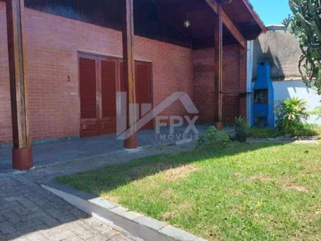 Casa para Venda em Peruíbe, Centro, 2 dormitórios, 1 suíte, 1 banheiro, 3 vagas