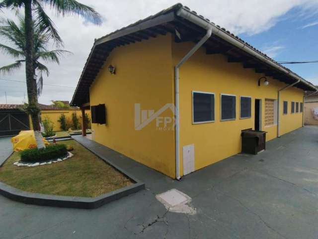 Casa para Venda em Itanhaém, Jardim Grandesp, 8 dormitórios, 5 suítes, 1 banheiro, 8 vagas