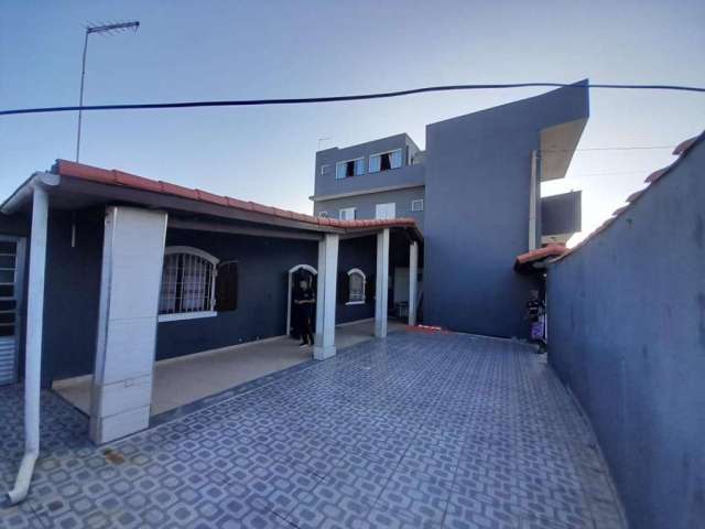 Casa para Venda em Itanhaém, Jardim Diplomata, 5 dormitórios, 3 suítes, 3 banheiros, 3 vagas