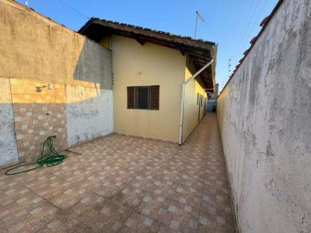 Casa para Venda em Itanhaém, Jardim Magalhães, 2 dormitórios, 1 banheiro, 2 vagas