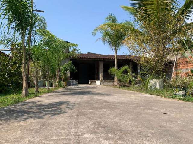 Casa para Venda em Itanhaém, Jardim Lindomar, 2 dormitórios, 1 suíte, 1 banheiro, 4 vagas