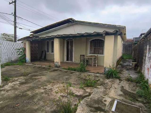 Casa para Venda em Itanhaém, Jardim Regina, 2 dormitórios, 1 suíte, 2 banheiros, 3 vagas