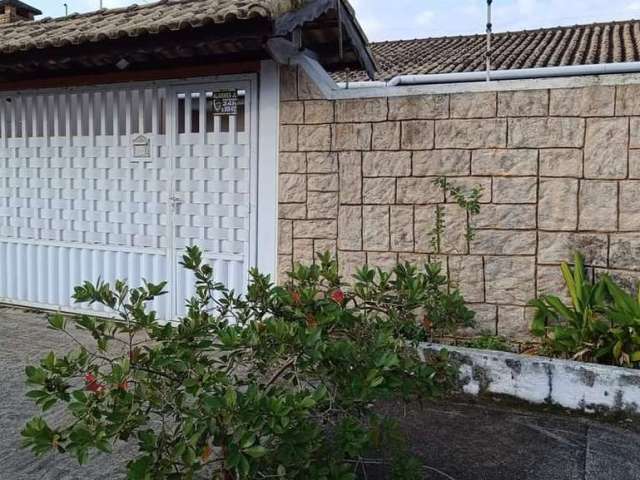 Casa para Venda em Itanhaém, Jardim São Fernando, 3 dormitórios, 1 suíte, 1 banheiro, 3 vagas