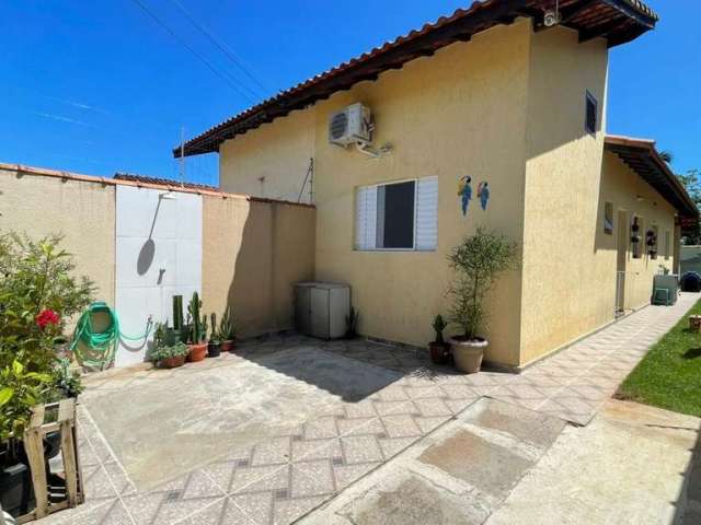 Casa para Venda em Itanhaém, Jardim Regina, 2 dormitórios, 1 suíte, 1 banheiro, 2 vagas