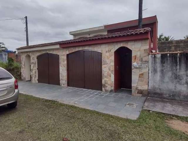 Casa para Venda em Itanhaém, Gaivota, 3 dormitórios, 1 suíte, 2 banheiros, 4 vagas